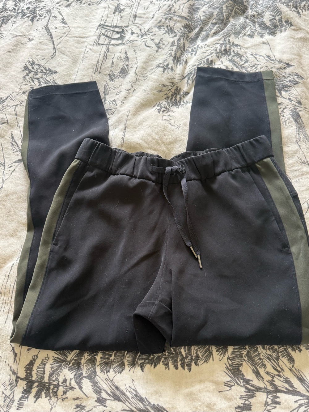 lululemon athletica Black cinch waist ankle joggers pants w Olive Tuxedo Stripe